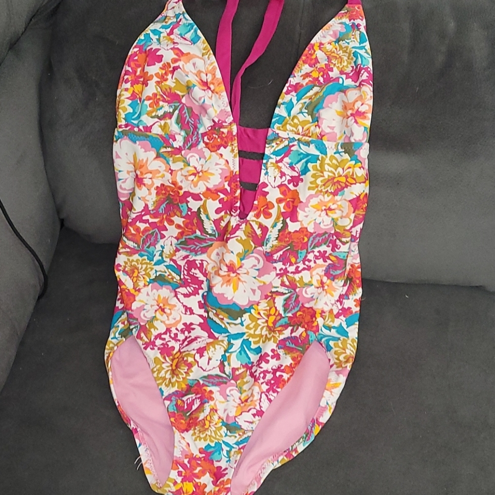 One piece bathing suit